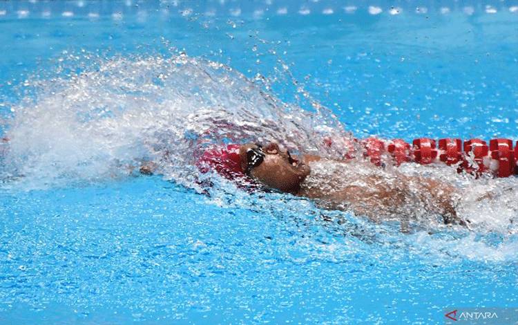 Perenang Siman dan Masniari Kawinkan Emas Nomor 50 Meter Gaya Punggung