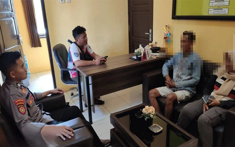 Polsek Sematu Jaya Pertemukan Anak Terlantar dengan Kedua Orang Tuanya