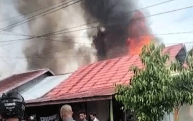 Kebakaran Gegerkan Warga Perumnas Pulau Telo Kapuas