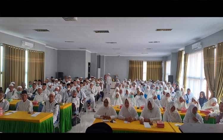 155 Calon Jamaah Haji Asal Kobar Berangkat 2023