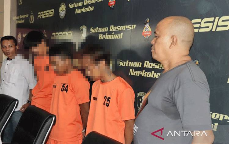 Polisi Tangkap Tiga Pelaku Rudapaksa Wanita di Bawah Umur