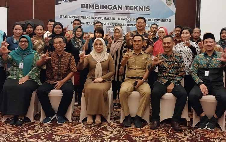 Kembangkan Perpustakaan Berbasis Teknologi