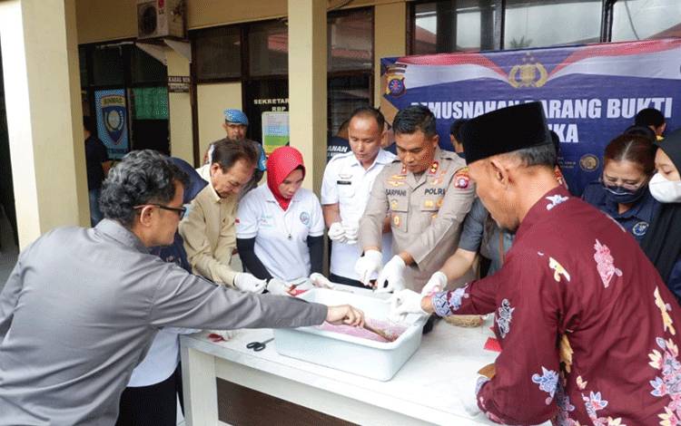 Polres Kotim Musnahkan 158,59 Gram Barang Bukti Narkoba
