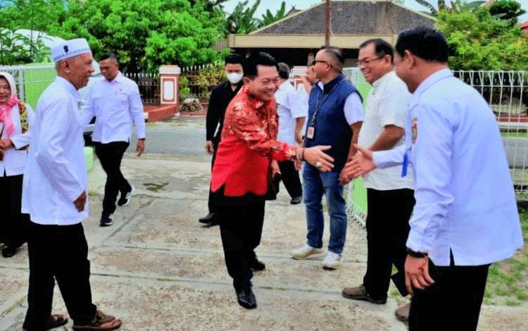 Ketua DPRD Kalteng Anjangsana ke Panti Asuhan Al-Mim Palangka Raya