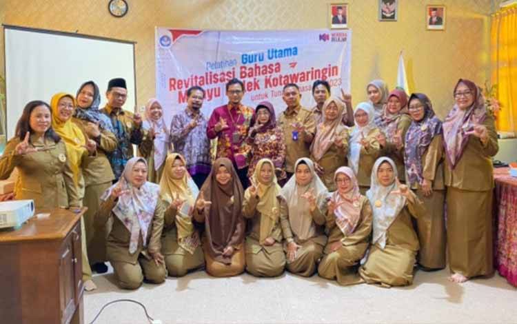 Pemkab Kobar Gandeng Balai Bahasa Gelar Pelatihan Guru Utama Revitalisasi Bahasa Daerah