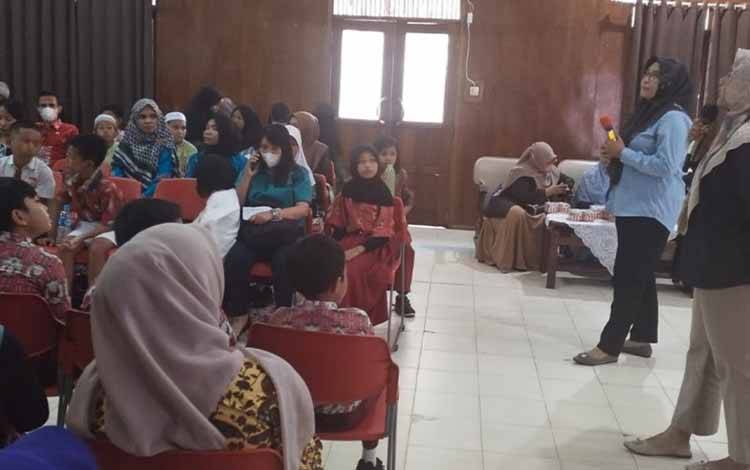 Polwan Polres Kapuas Sosialisasikan Pencegahan Perundungan di Sekolah
