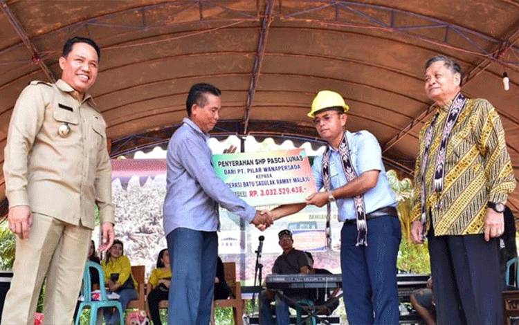 Anggota Koperasi Desa Tamiyang Terima Dana SHP Rp3 Miliar