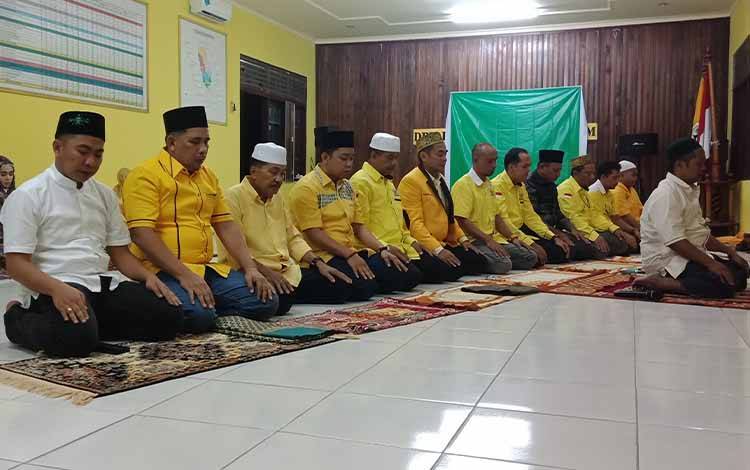 Partai Golkar Kotim Gelar Salat Hajat Sebelum Serahkan Berkas Bacaleg