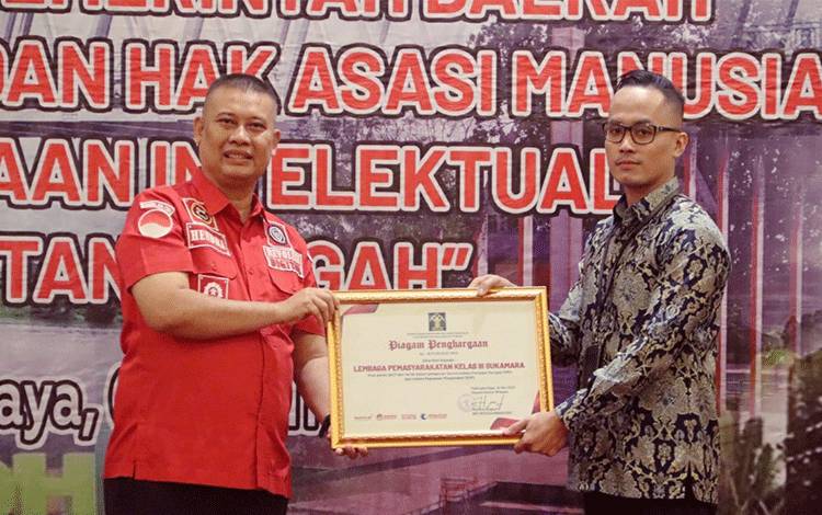 Lapas Sukamara Terima Dua Penghargaan Dari Kanwil Kemenkumham Kalteng?