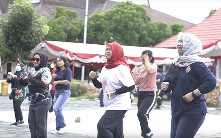 Kadinkes Kalteng Ingatkan Pentingnya Kegiatan Fisik