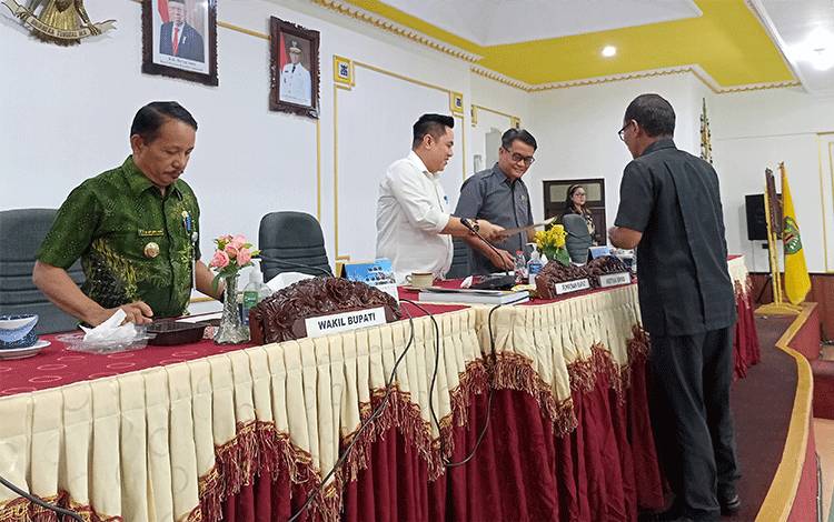 DPRD Barito Timur Sampaikan Laporan Hasil Reses