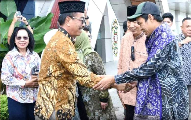 Wakil Bupati Sambut Kedatangan UAS dan H Nadalsyah di Bandara