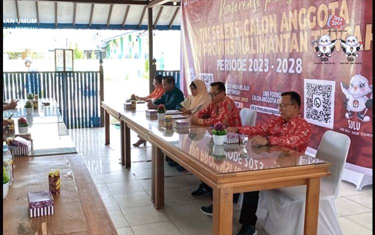 Dwi Swasono dan Tity Yukrisna jadi Wajah Baru KPU Kalteng