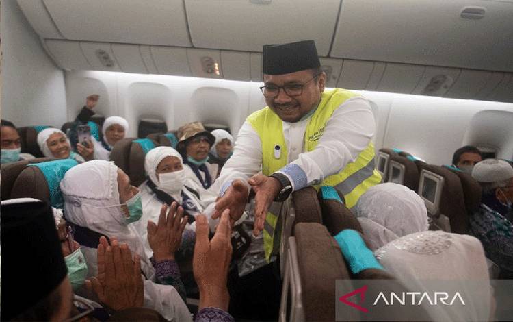 Menag Lepas Keberangkatan Jamaah Kloter 1 di Bandara Soekarno-Hatta
