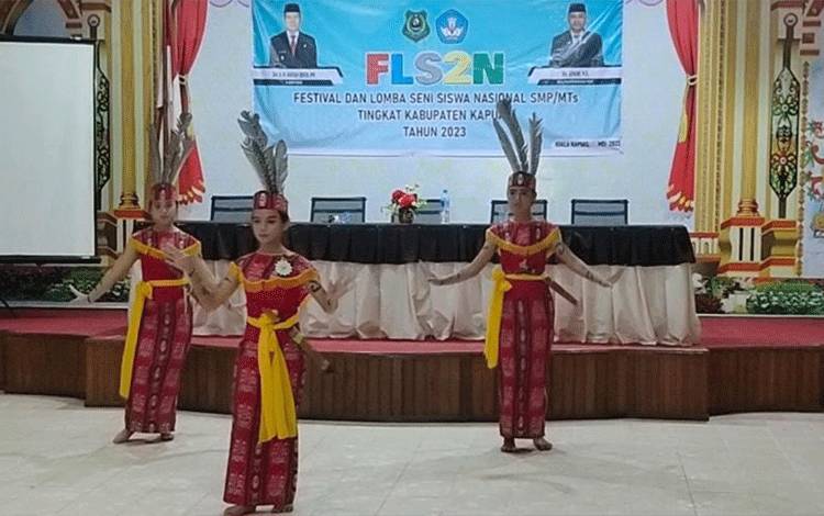 Disdik Kapuas Gelar FLS2N Tingkat SMP Kembangkan Jiwa Seni Pelajar