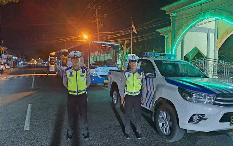 Satlantas Polres Kapuas Lakukan Pengawalan Rombongan Jemaah Calon Haji