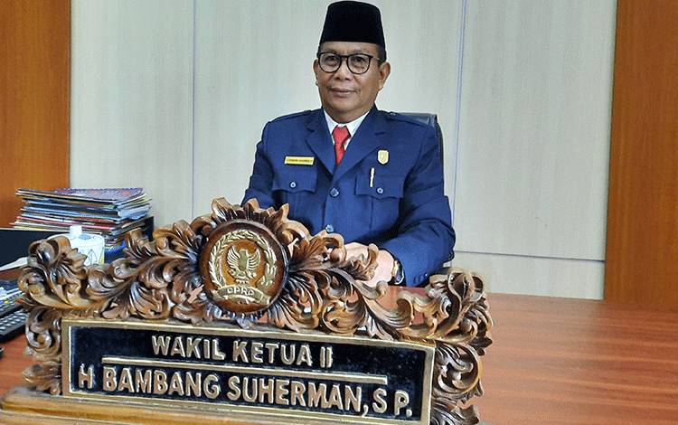 Dewan Minta Pemda Kobar Fasilitasi Pemberangkatan CJH ke Embarkasi Banjarmasin Gunakan Pesawat