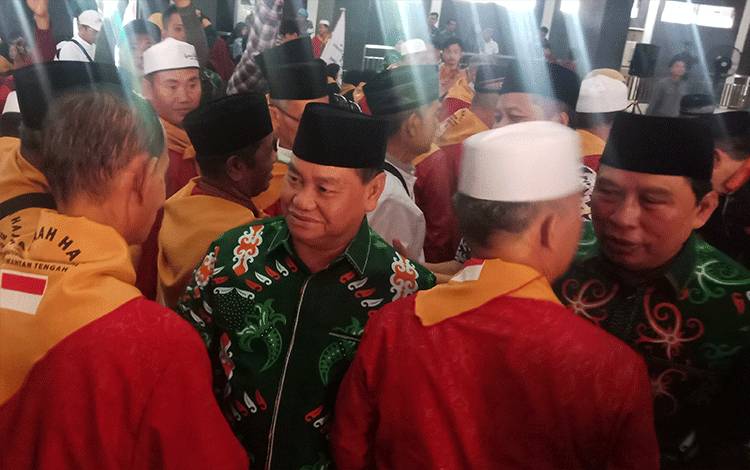 Bupati Kotim Melepas 188 Jemaah Calon Haji