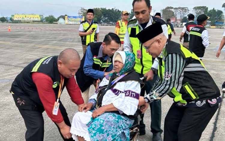 Wagub Kalteng Harap Jemaah Haji Doakan Kerukunan dan Kedamaian Kalteng