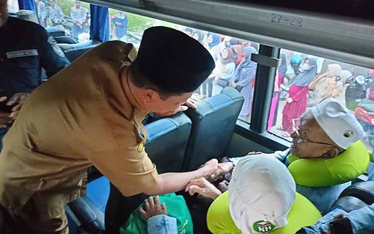 Sekda Seruyan Ingatkan CJH Seruyan Jaga Kesehatan