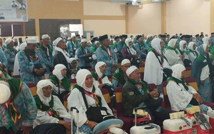 Seorang Calon Haji Tertunda ke Tanah Suci Karena Sakit