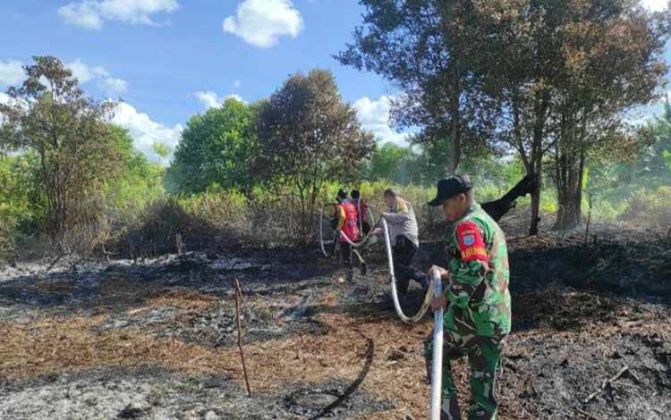 Lahan Kosong Dekat Permukiman di Sampit Terbakar