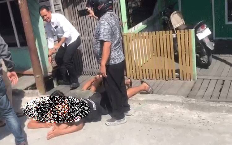 Tim Gabungan Tangkap Lima Pengedar dengan Barbuk 53 Butir Zenith dan Sabu di Kampung Narkoba Palangka Raya