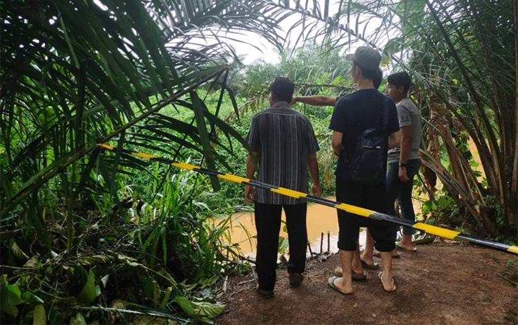 Sebelum Ditemukan Tewas di Parit, Markus Dicari Orang Bawa Senjata Api