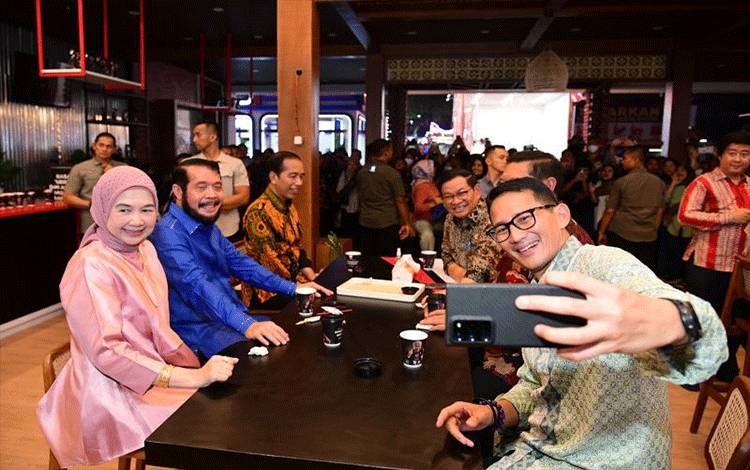 Presiden Tanyakan Sandiaga Soal Tugas Baru di PPP Saat Ngopi di PRJ