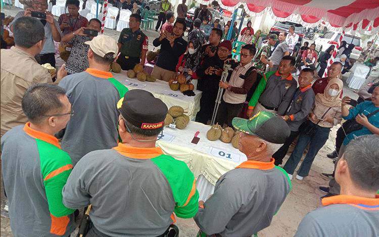 Kontes Durian Lokal Unggulan Sukamara Diharapkan Bangkitkan Jenis Buah Lainnya?