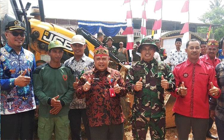 Apresiasi TMMD Imbangan ke-118 di Kelurahan Pangkut, Plh Sekda Kobar: Sinergi Membangun Daerah