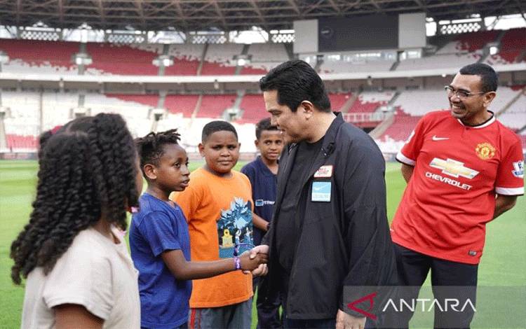 Erick Thohir Sempatkan Inspeksi Fasilitas Stadion Utama GBK
