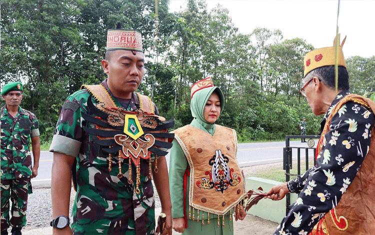 Kodim 1017 Lamandau Gelar Tradisi Penyambutan Dandim Baru