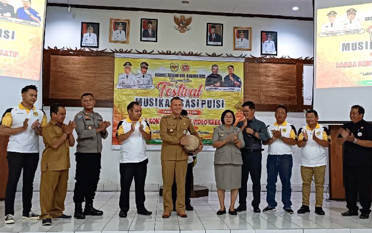 Bupati Apresiasi Karang Taruna Gunung Mas karena ini
