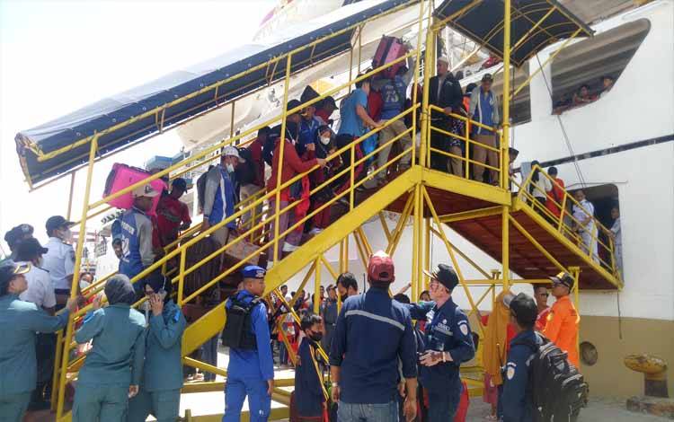 Pelni Sampit Berlakukan Penyesuaian Tarif Kapal Penumpang Mulai 1 Juli 2023