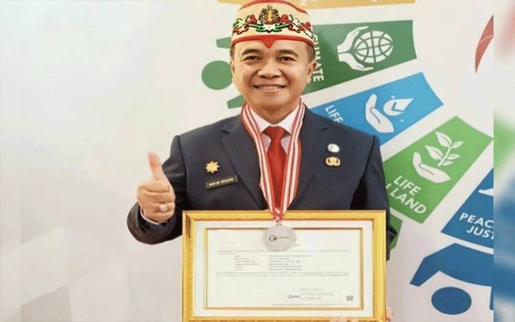 Siporakotim Bawa Kadispora Kotim Raih Penghargaan Terbaik Latpimnas