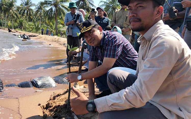 Pananaman Mangrove di Desa Sebuai Dinilai Stategis Pulihkan Ekosistem Pesisir