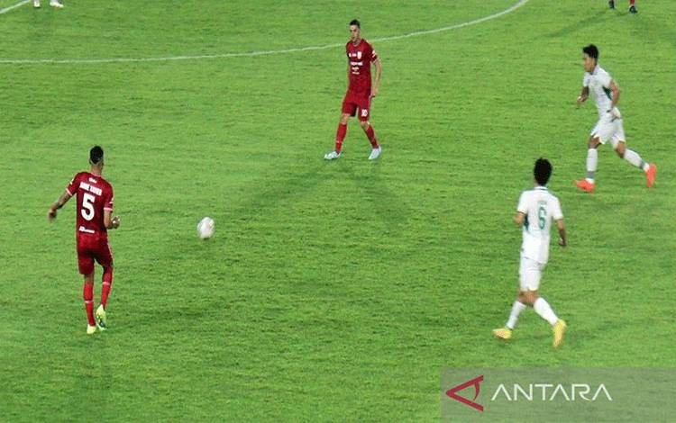 Persis Dikalahkan Persebaya 3-4