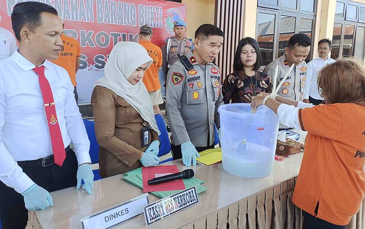 Polres Seruyan Musnahkan Barang Bukti Sabu Hasil Operasi Antik 2023