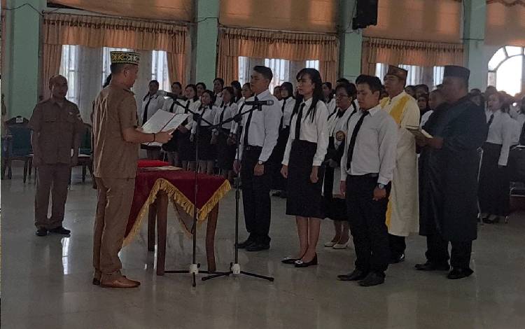 Bupati Gunung Mas Minta PPPK yang Baru Dilantik untuk Bekerja dengan Hati