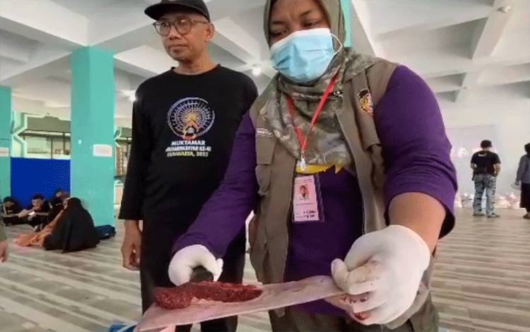 Petugas Temukan Cacing Hati pada Hewan Kurban