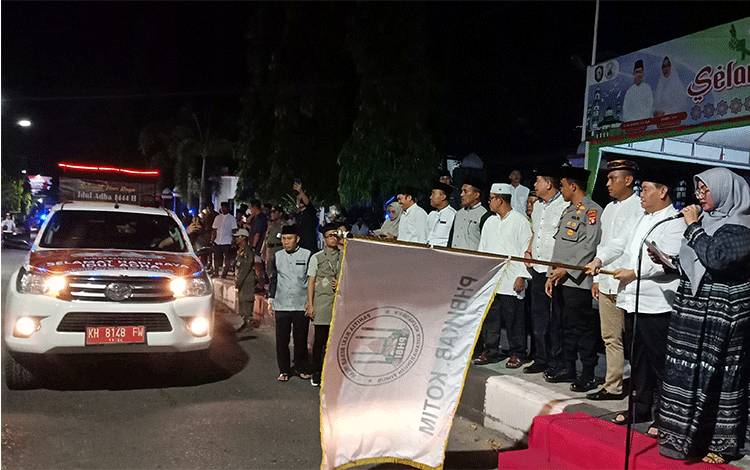 90 Mobil Hias Meriahkan Pawai Takbiran Iduladha 1444 H di Sampit