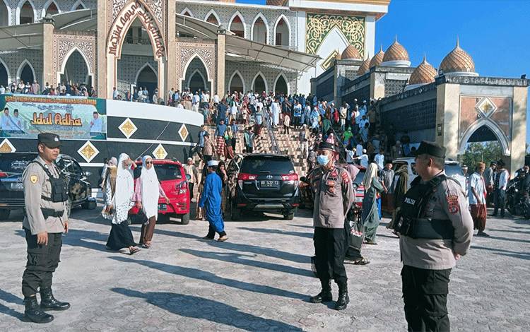Polres Sukamara Berikan Pengamanan Pelaksanaan Salat Id