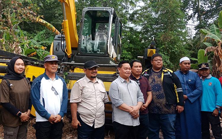Bupati Kotim: Ekskavator Amfibi Atasi Pendangkalan Sungai Penyebab Banjir