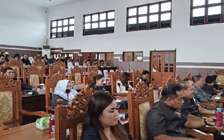 DPRD Gunung Mas Gelar Rapat Paripurna Tentang Pengantar Bupati Terhadap Sejumlah Raperda
