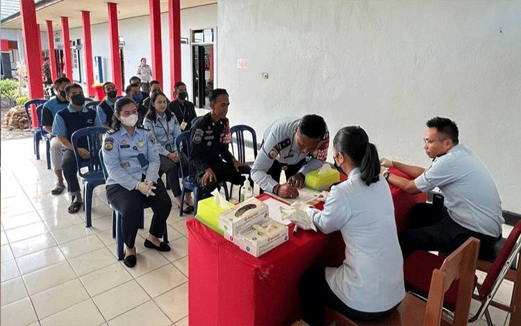 Pegawai dan Warga Binaan Rutan Kuala Kapuas Jalani Tes Urine, Ini Hasilnya