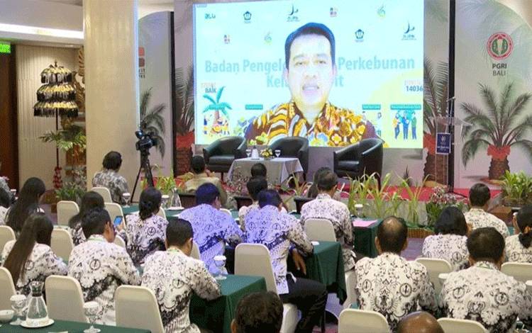Penyebaran Isu Negatif Sawit Menyasar Bahan Ajar dan Soal Ujian di Sekolah