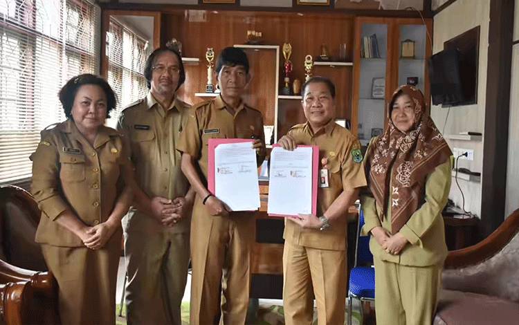 Diskominfo Kapuas dan Disdukcapil Kerjasama Terkait Pemanfaatan Data Kependudukan