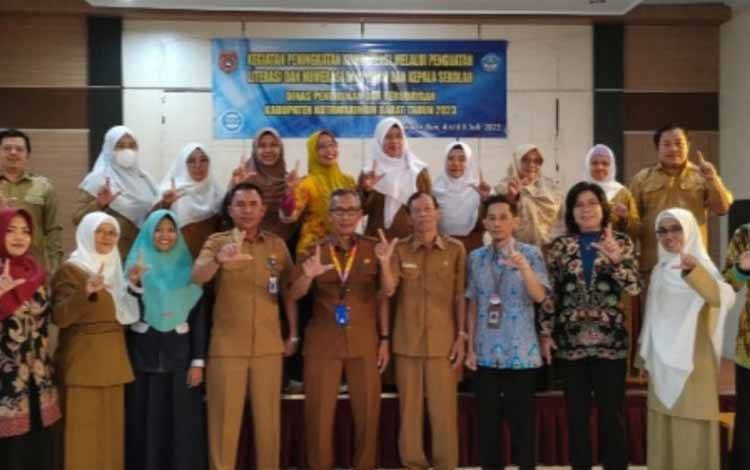 Disdikbud Kobar Gelar Pelatihan Tingkatkan Kompetensi Literasi Kepsek dan Guru