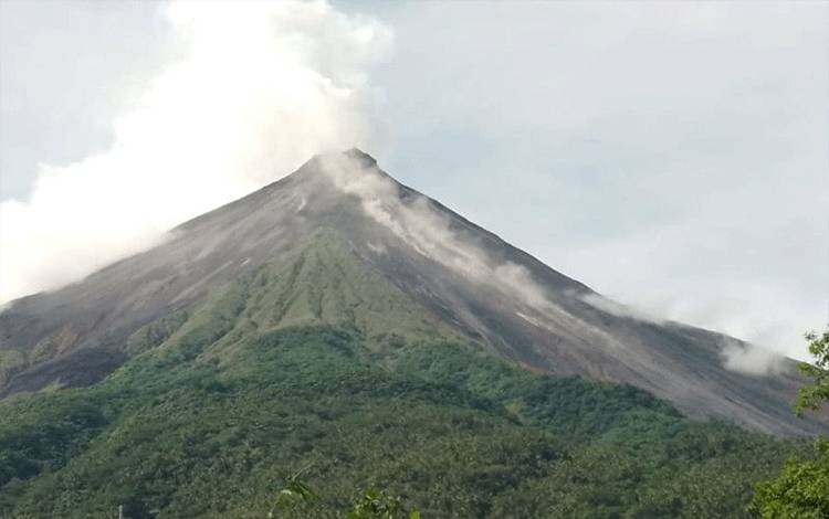 Badan Geologi: Guguran Lava Karangetang Capai 1.750 Meter